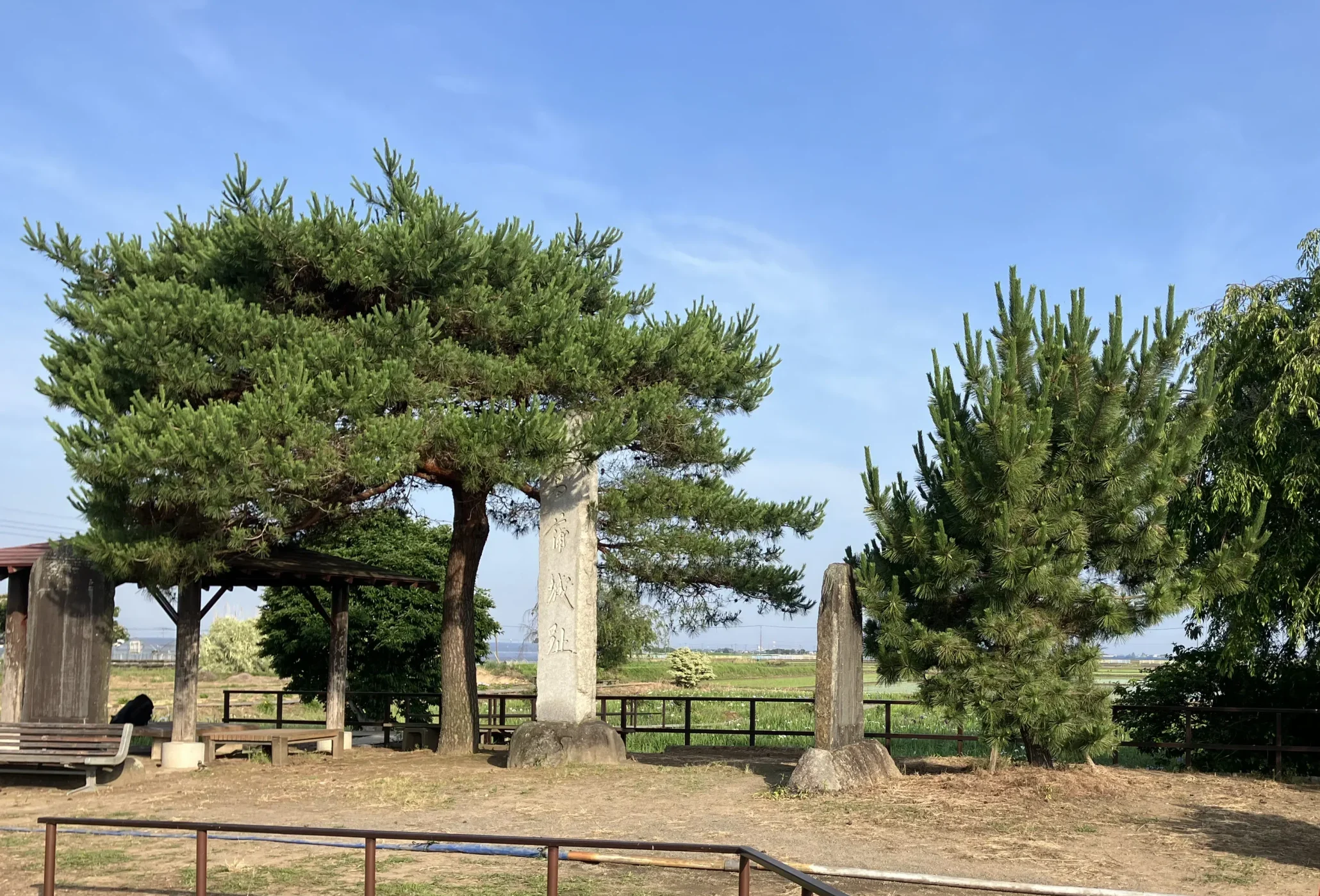 菖蒲城址の石塔