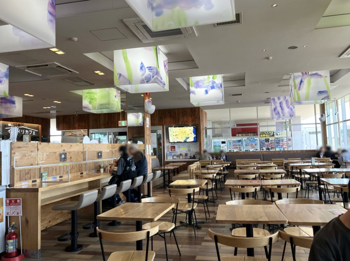 菖蒲PAのフードコート